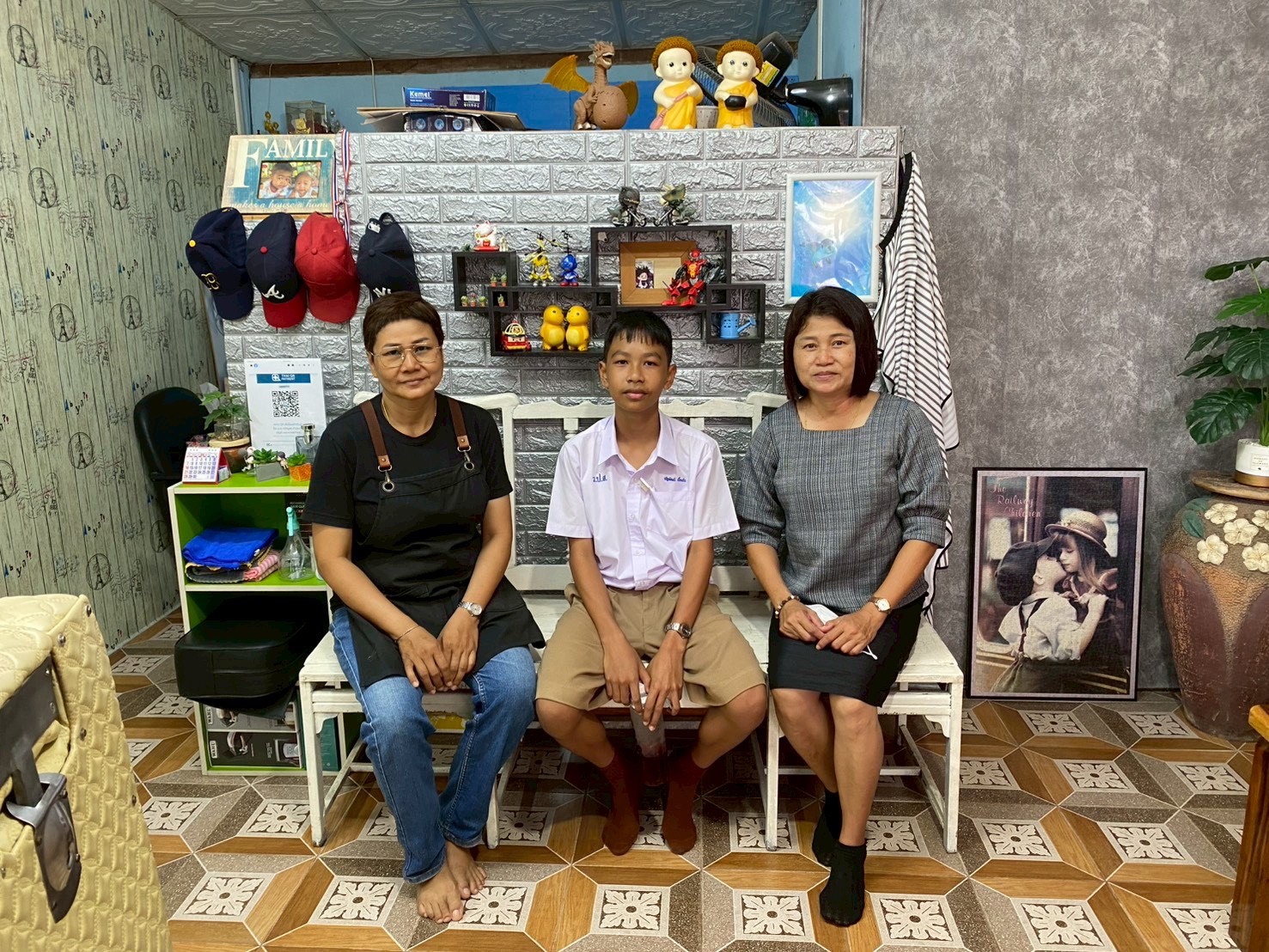 รูปเยี่ยมบ้าน