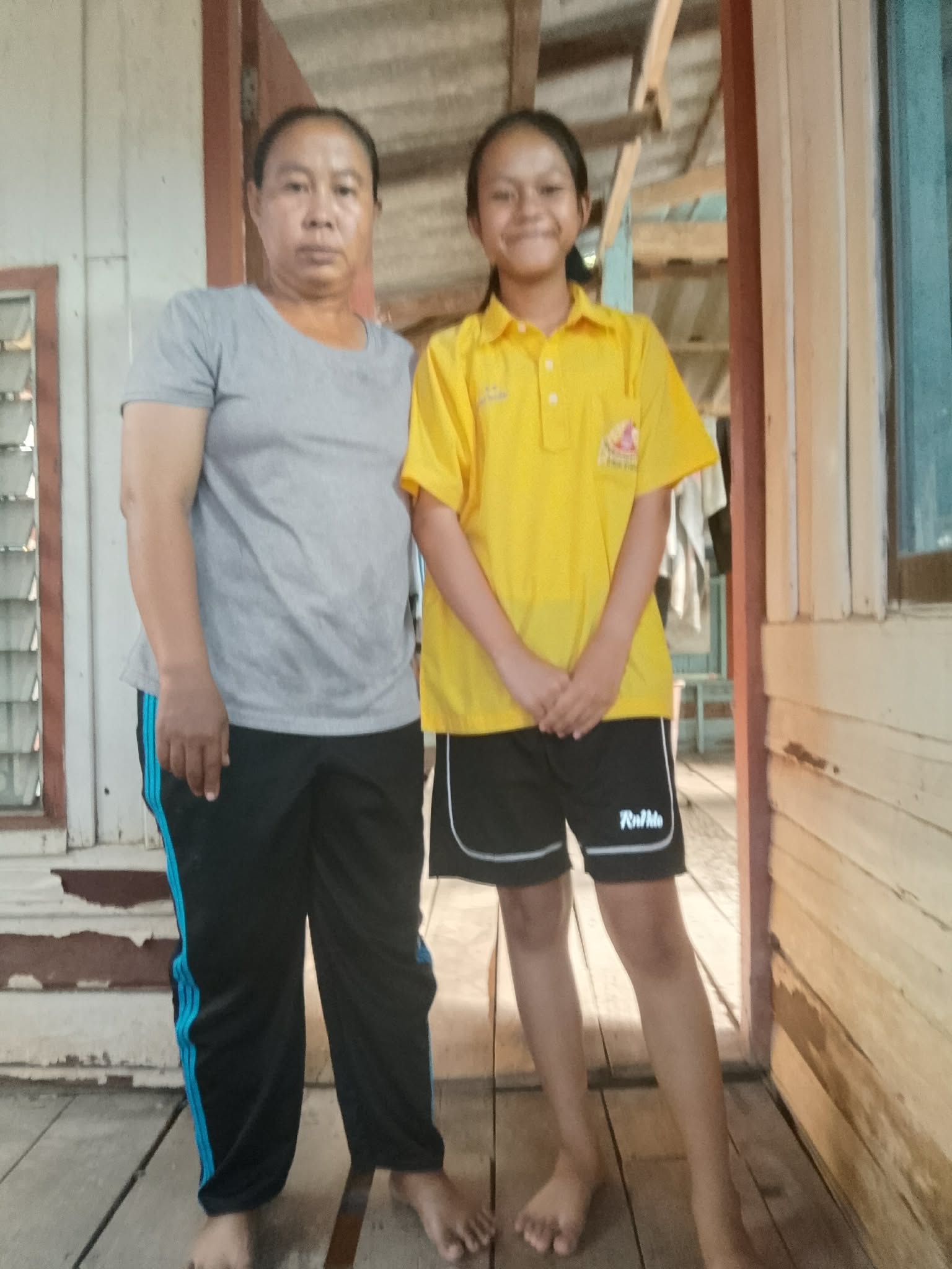 รูปเยี่ยมบ้าน